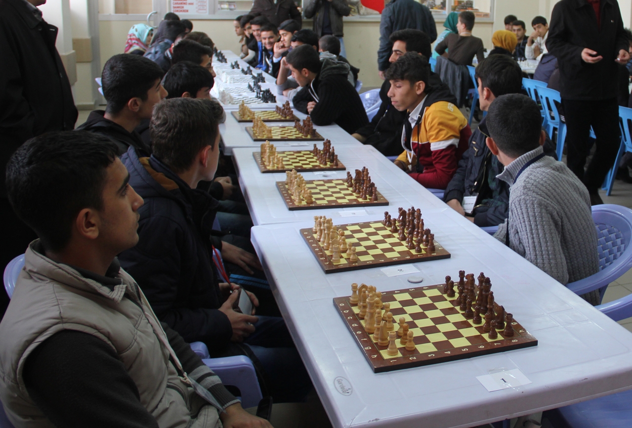 Midyat’ ta 9. geleneksel satranç turnuvası başladı